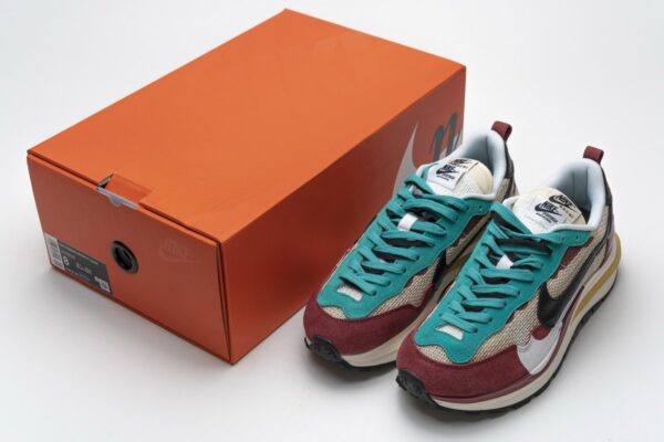 CI9928-301 Sacai x Nike Pegasua Vaporfly Villain Red Yellow Green - Image 3