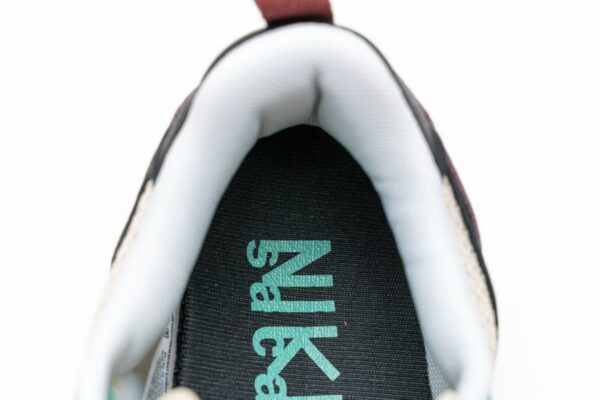 CI9928-301 Sacai x Nike Pegasua Vaporfly Villain Red Yellow Green - Image 21